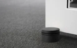 Dørstopper fritstående Ø76 mm sort eg