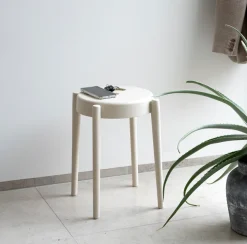 Plastik taburet råhvid